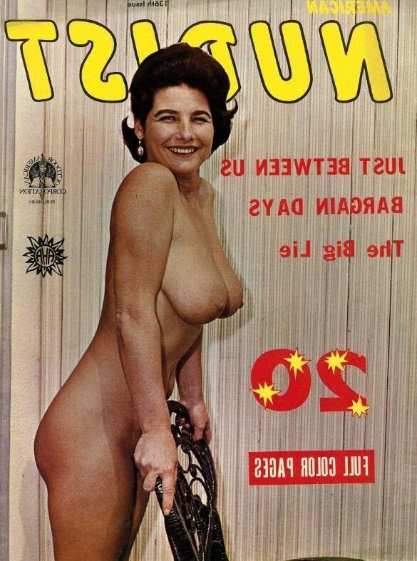 Bosomy Goddesses bare in mags 