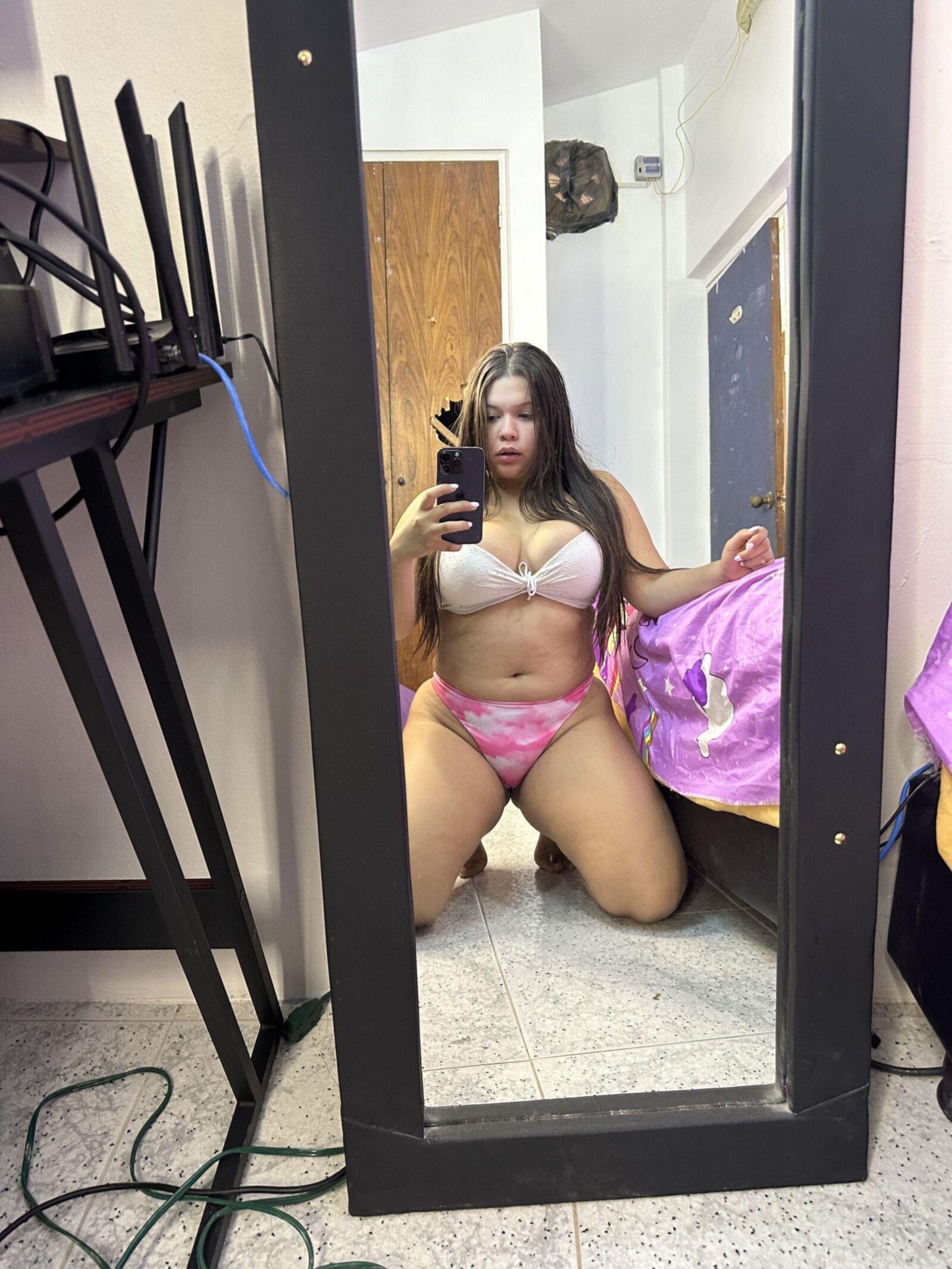 Gigglybaby_ (kiki) (BBW)