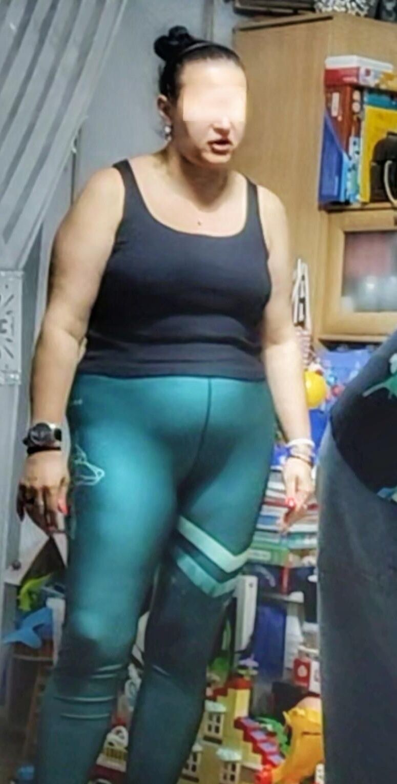 pizdognioty my polish milf wife cameltoe big ass in leggins 