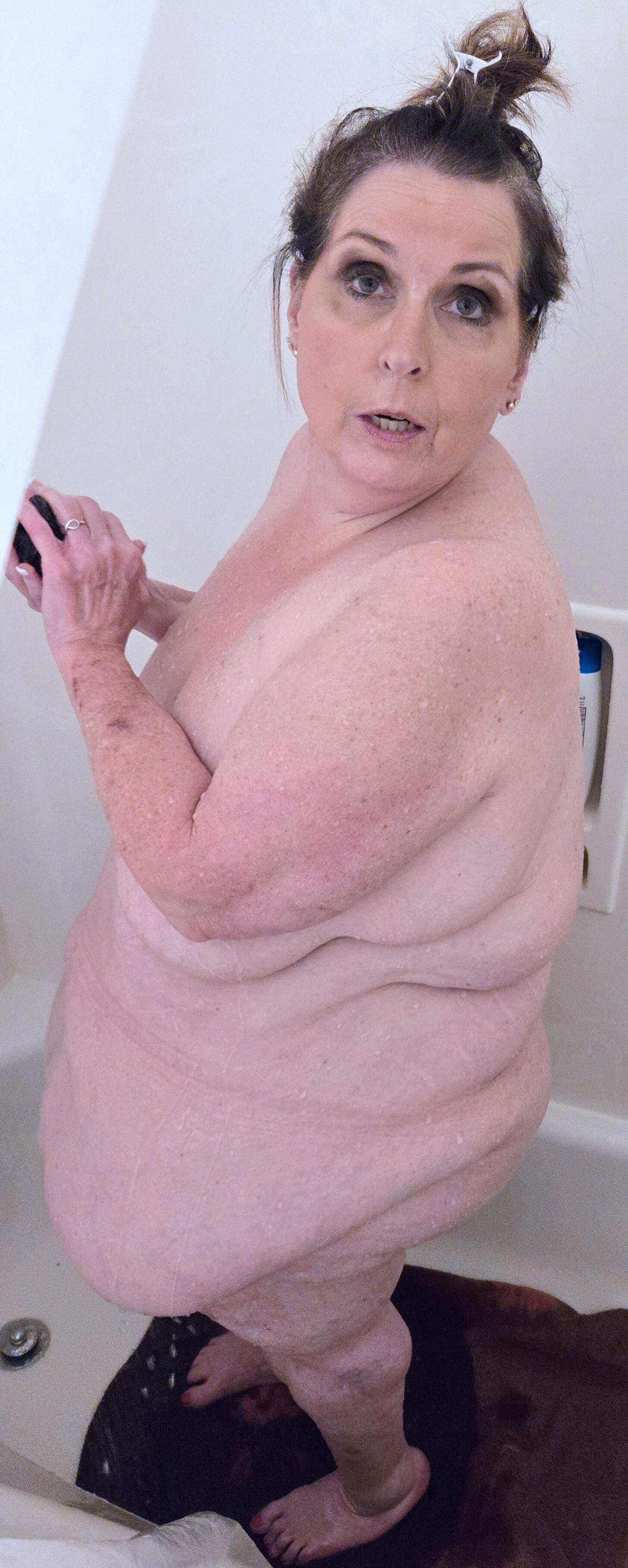 BBW любительские сиськи и живот