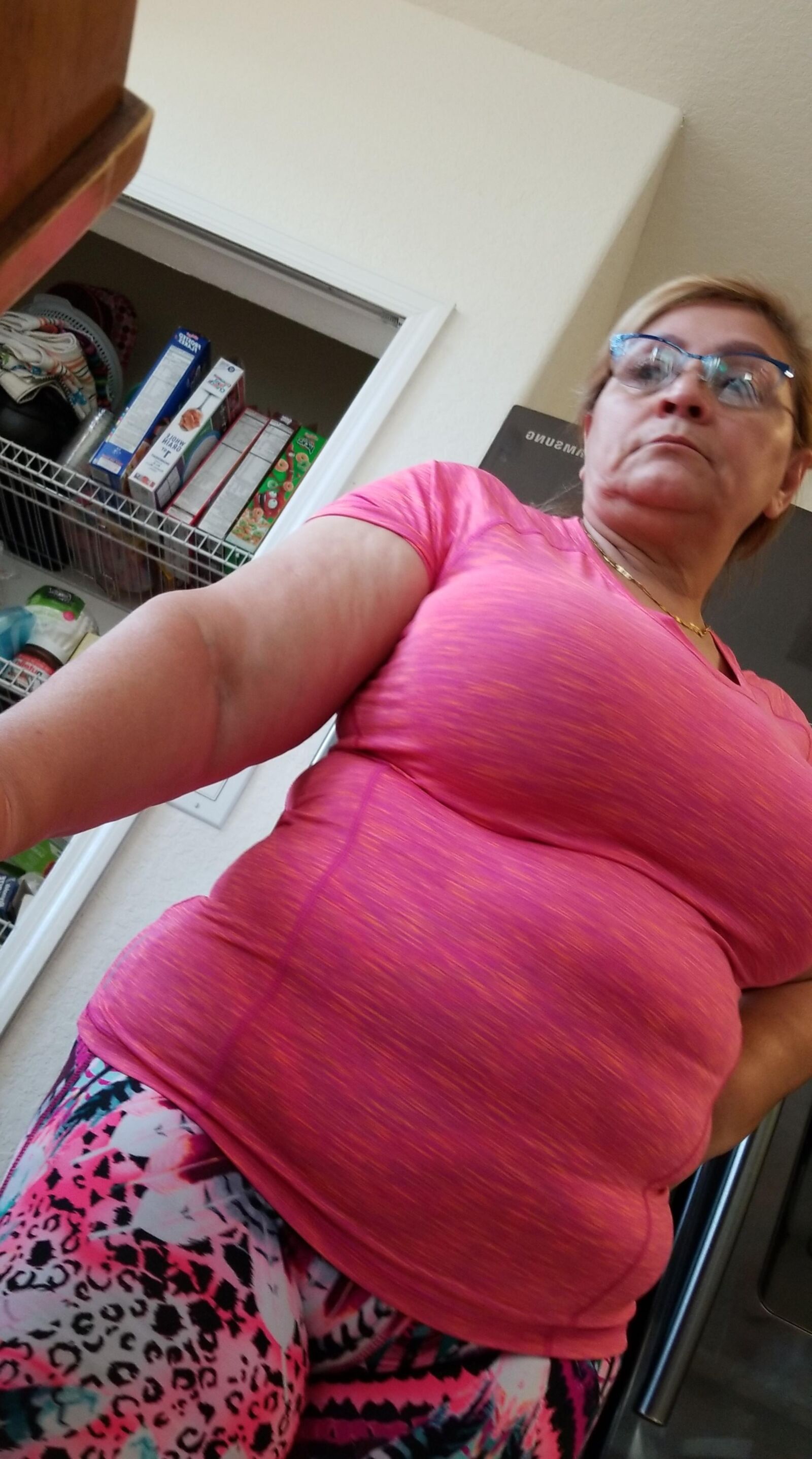 Schlampe Mit Großen Titten Big Tit Slut Tetona