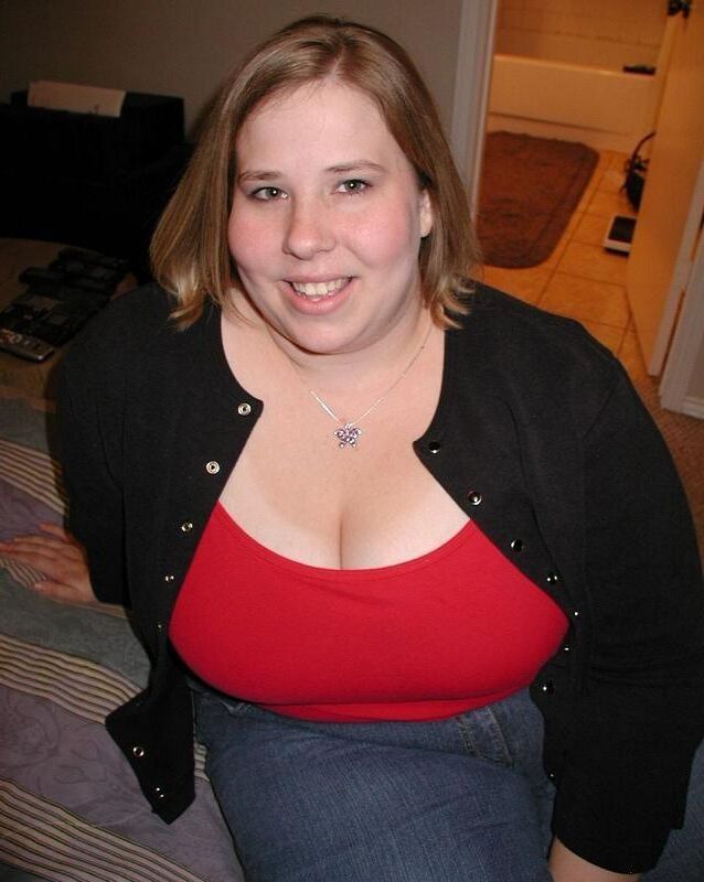 Splendide Jeune Truie avec Grosses Mamelles Ouverte pour Saillie