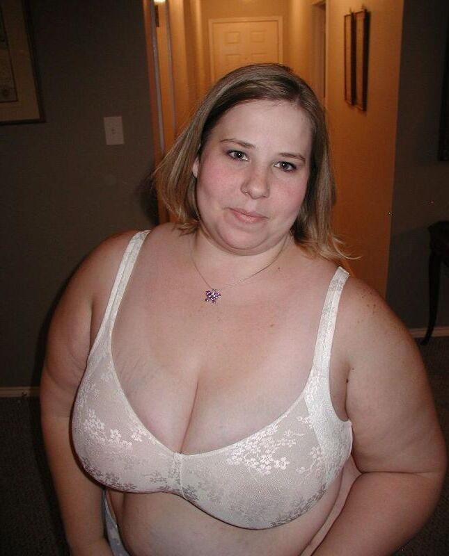 Splendide Jeune Truie avec Grosses Mamelles Ouverte pour Saillie