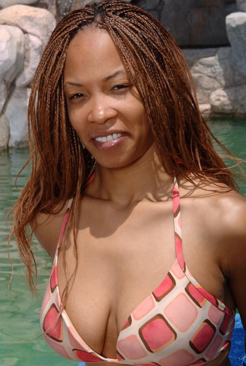 Gorgeous older ebony babe with hairy cunt and saggy tits destiny