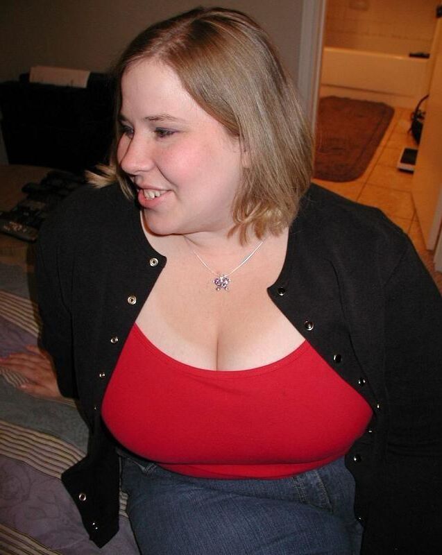 Splendide Jeune Truie avec Grosses Mamelles Ouverte pour Saillie