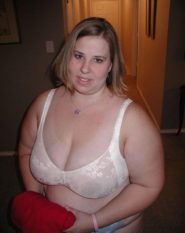 Splendide Jeune Truie avec Grosses Mamelles Ouverte pour Saillie