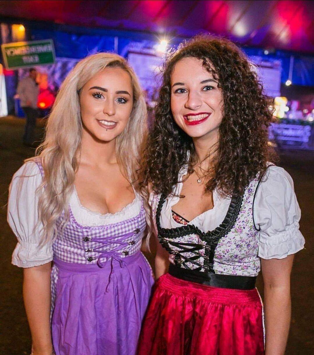 Aisling gras seins ce blogueur bimbo pense qu'elle est mieux que vous