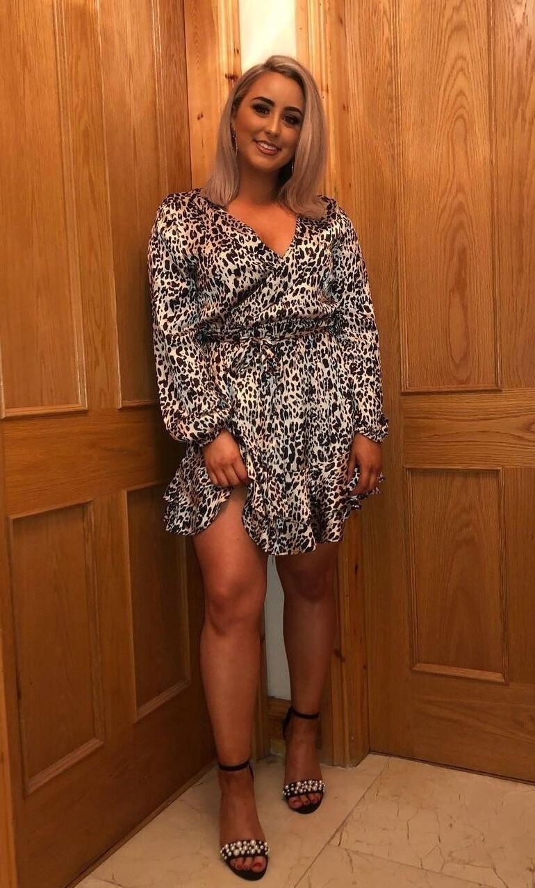 Aisling gras seins ce blogueur bimbo pense qu'elle est mieux que vous