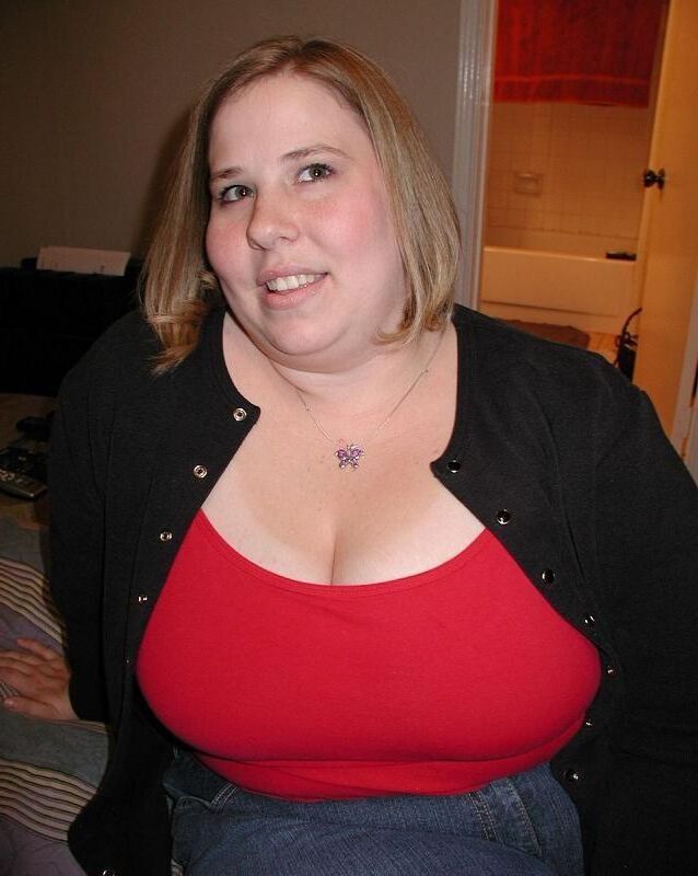Splendide Jeune Truie avec Grosses Mamelles Ouverte pour Saillie