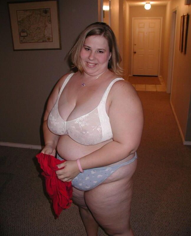 Splendide Jeune Truie avec Grosses Mamelles Ouverte pour Saillie