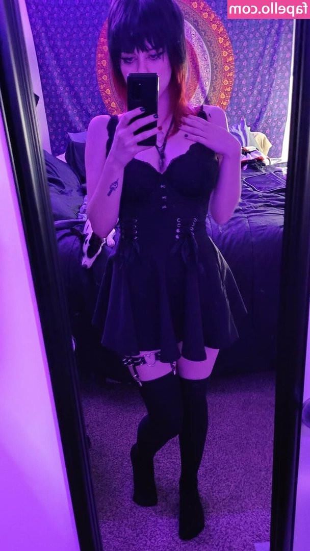 Busty Goth Hottie