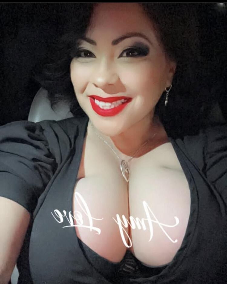 Еще одна большие сиськи Texas Latina Milf Огромные сиськи