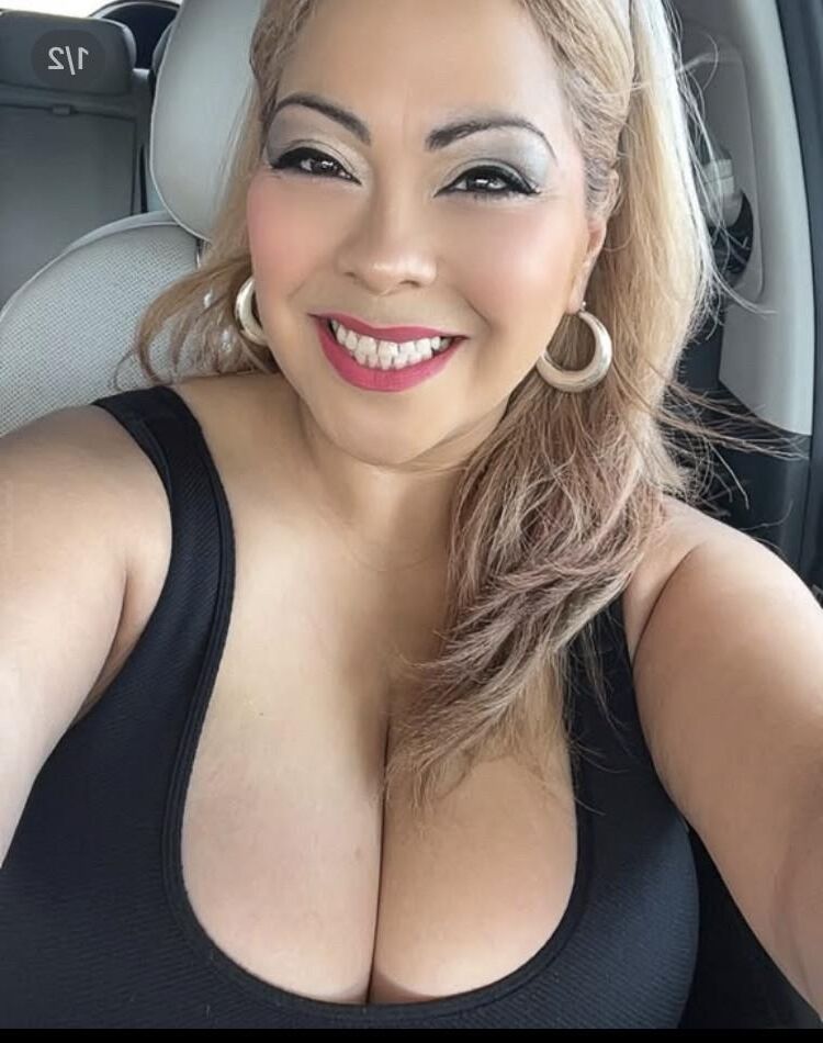 Еще одна большие сиськи Texas Latina Milf Огромные сиськи