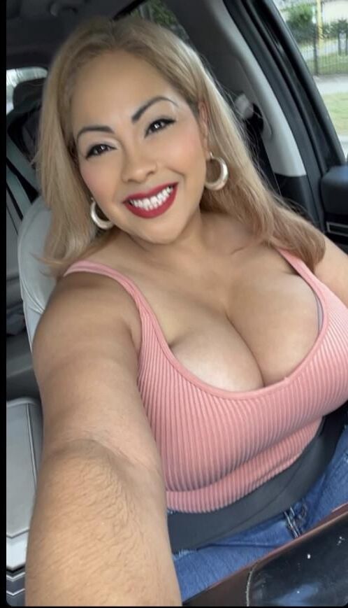 Еще одна большие сиськи Texas Latina Milf Огромные сиськи