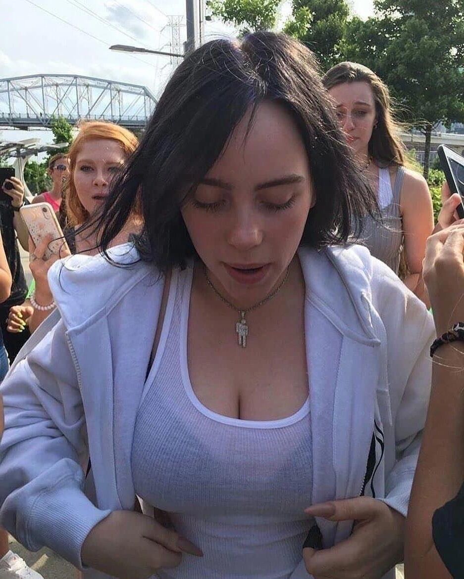 Tit Slut Billie Eilish, fette Euter, die um Sperma betteln