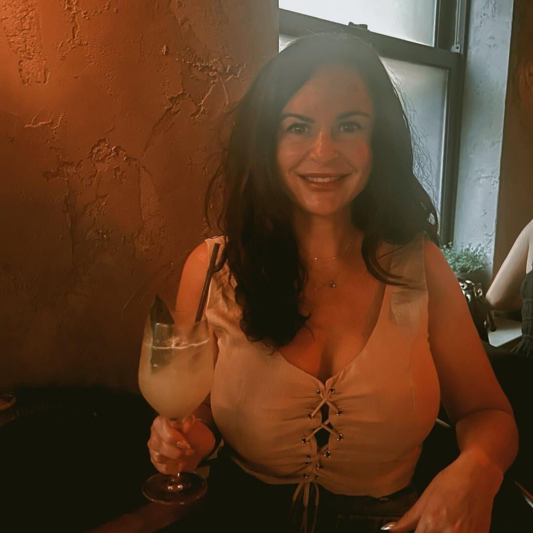 Lauren flashes her tits at the club