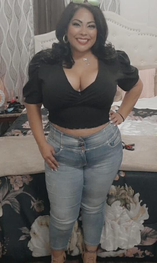 Еще одна большие сиськи Texas Latina Milf Огромные сиськи