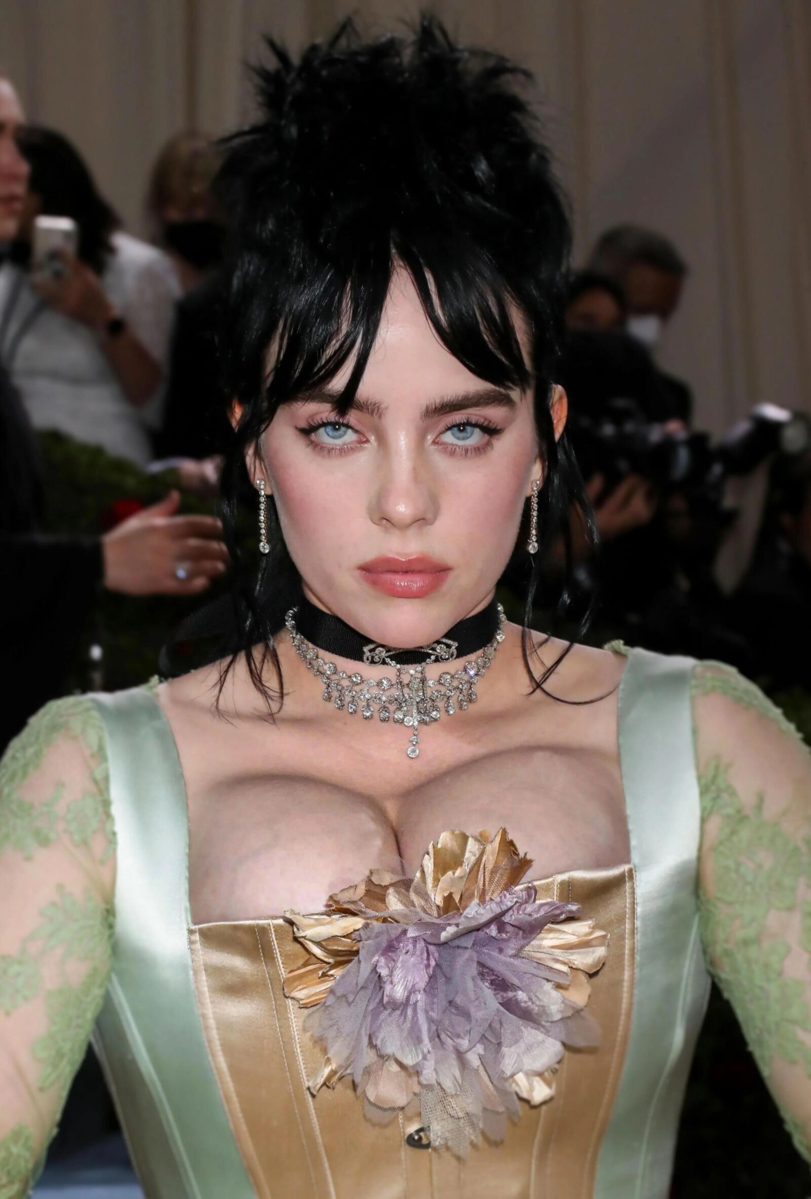 Tit Slut Billie Eilish, fette Euter, die um Sperma betteln