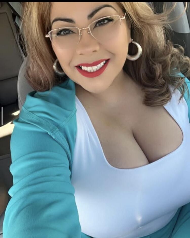 Еще одна большие сиськи Texas Latina Milf Огромные сиськи