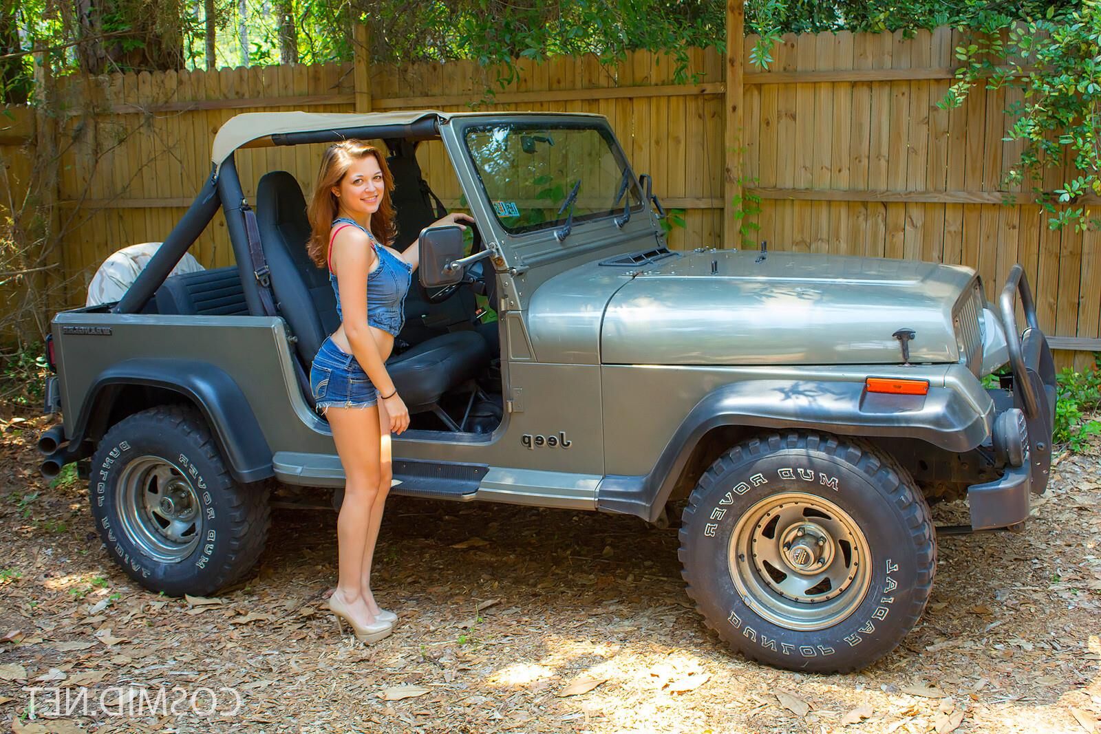 Cosmid Tessa Fowler Chicks lieben Jeeps