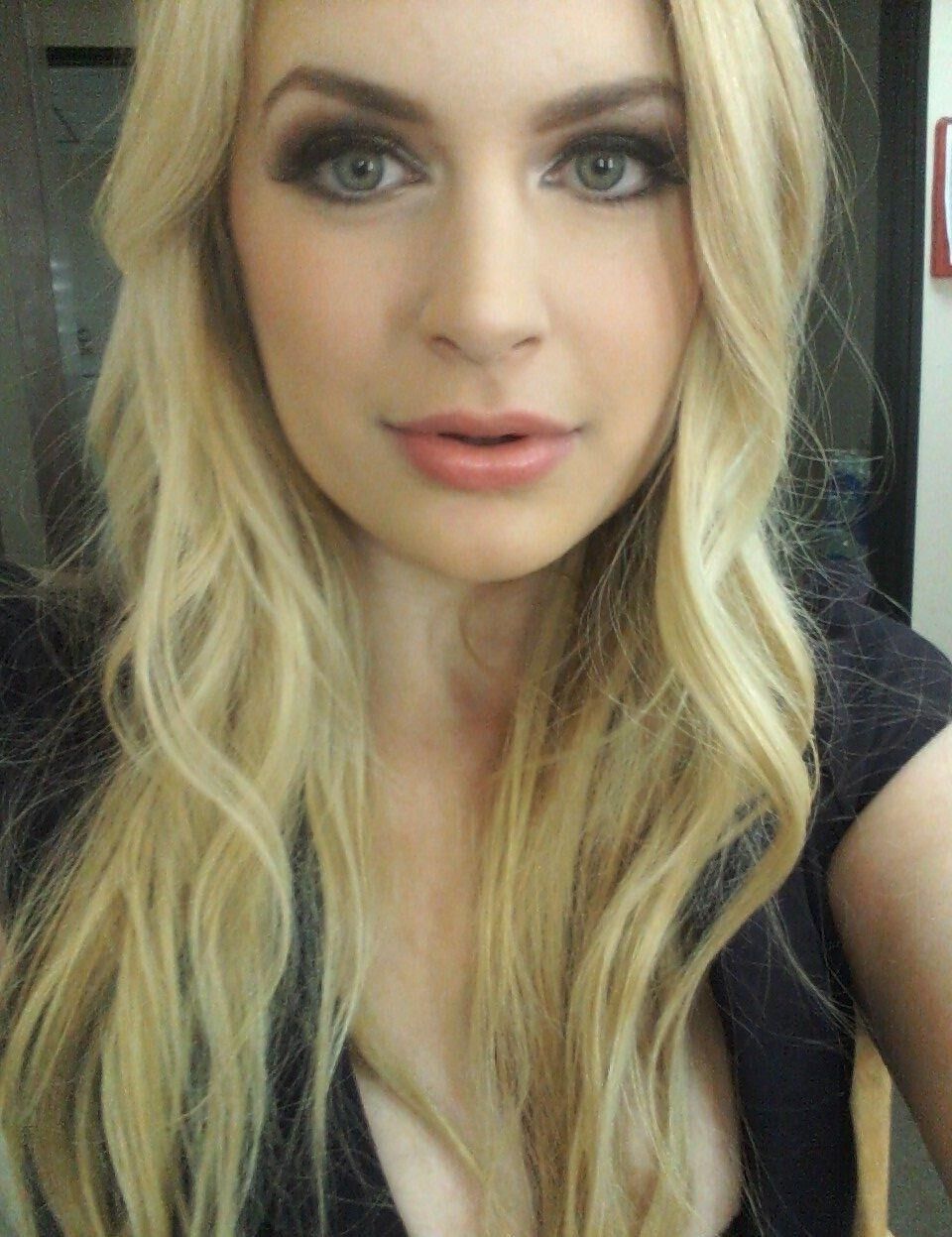 Heiße blonde deutsche große Tit Teen Sandra aus Frankfurt exponiert
