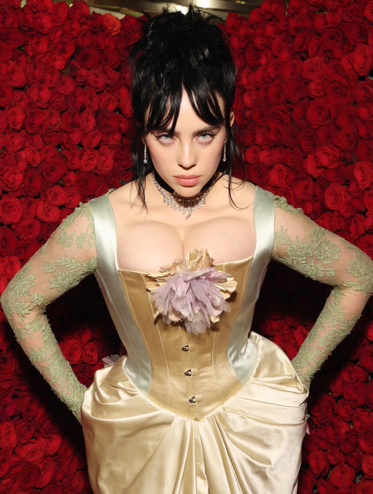 Tit Slut Billie Eilish, fette Euter, die um Sperma betteln