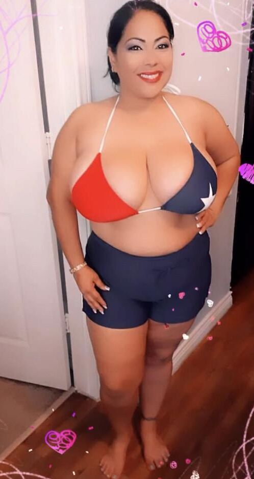 Еще одна большие сиськи Texas Latina Milf Огромные сиськи