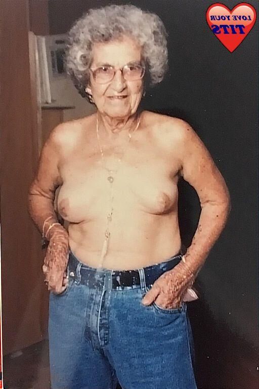 Blaue Jeans und Oma -Busen .....