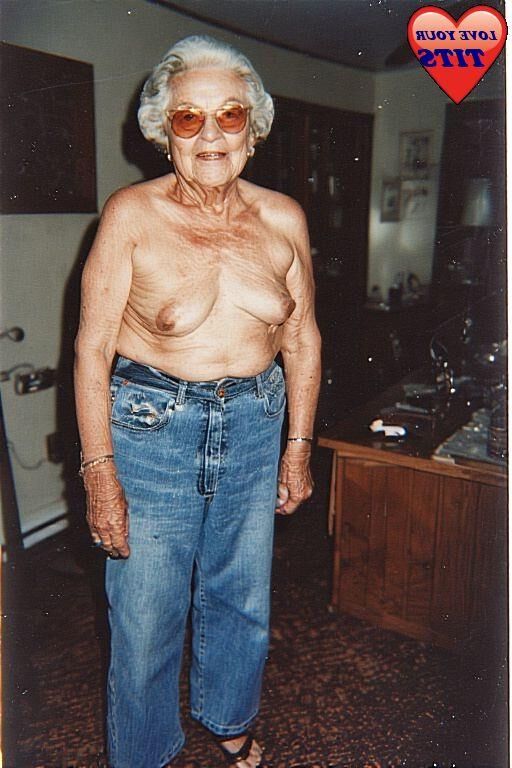 Blaue Jeans und Oma -Busen .....