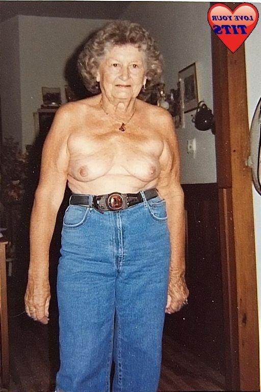 Blaue Jeans und Oma -Busen .....