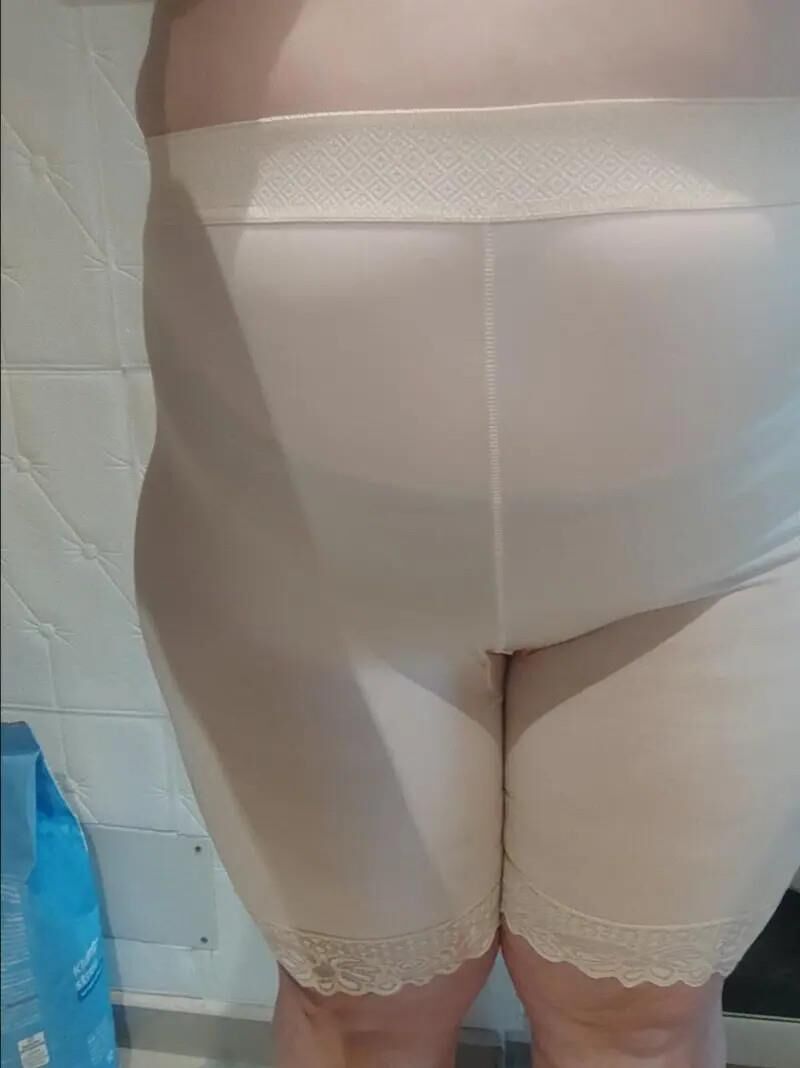 sexy vollbusige MILF -Schlampe