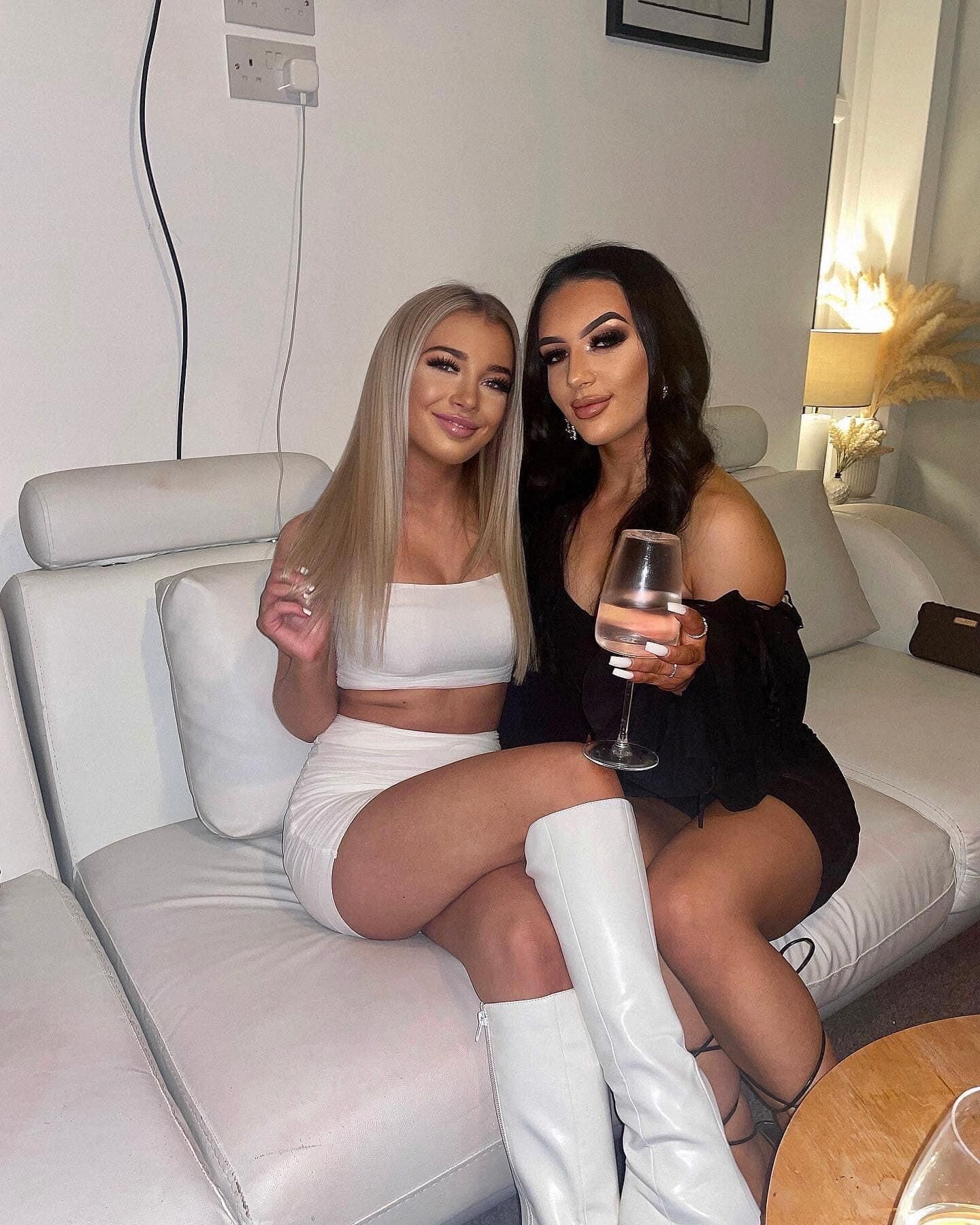 Bimbos Chav perras para acariciar y drene nuestras bolas llenas tan rápido