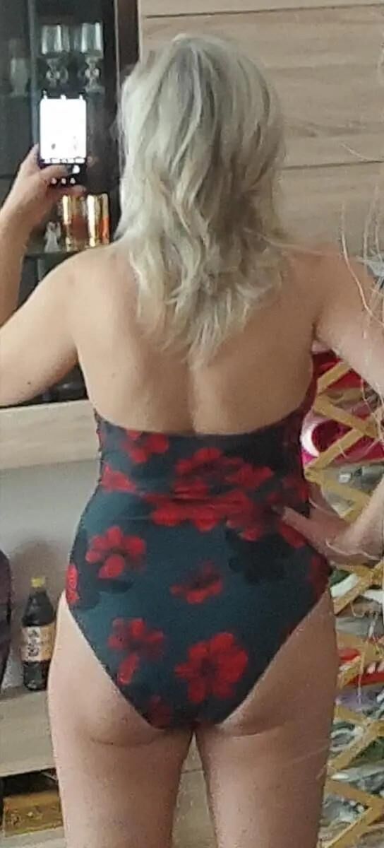 sexy vollbusige reife Schlampe