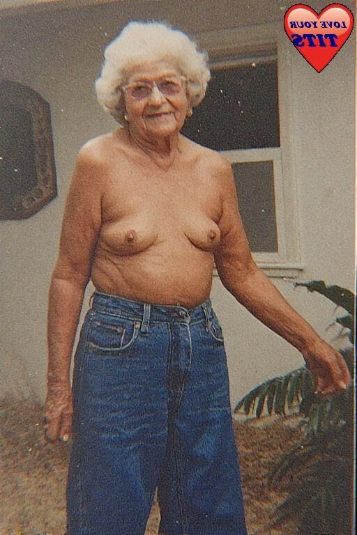 Blaue Jeans und Oma -Busen .....
