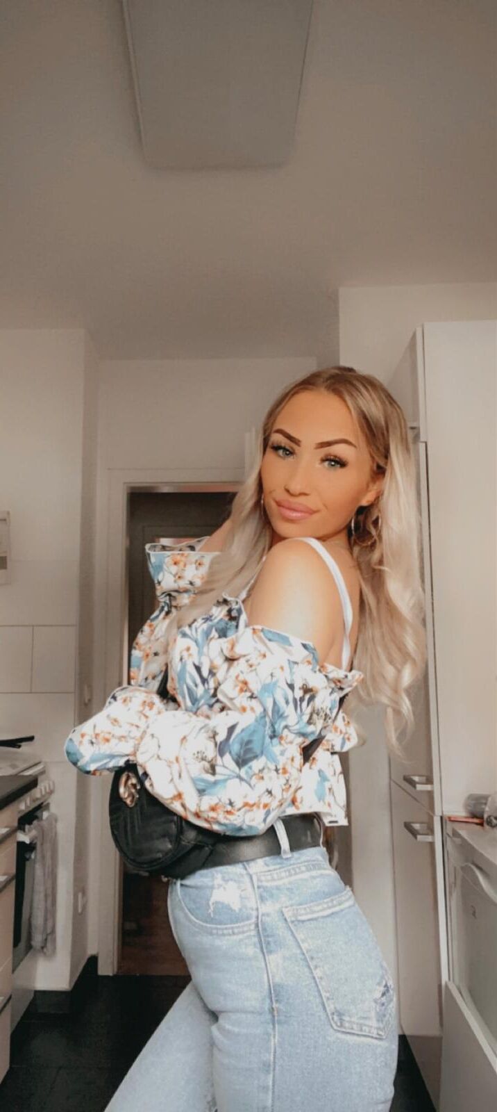 Choose who would you like to see naked? comment 