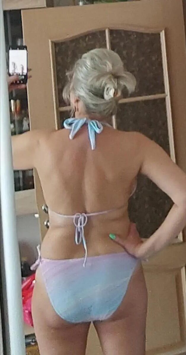 sexy vollbusige reife Schlampe