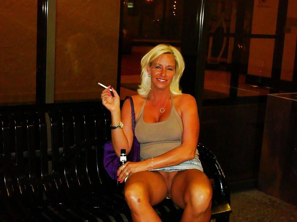 Vollbusige blonde Milf