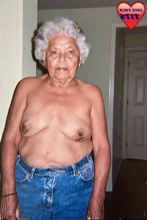 Blaue Jeans und Oma -Busen .....