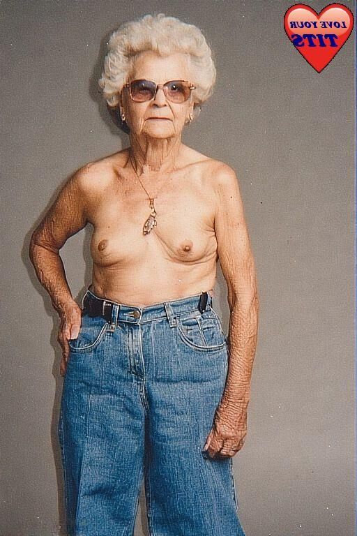 Blaue Jeans und Oma -Busen .....