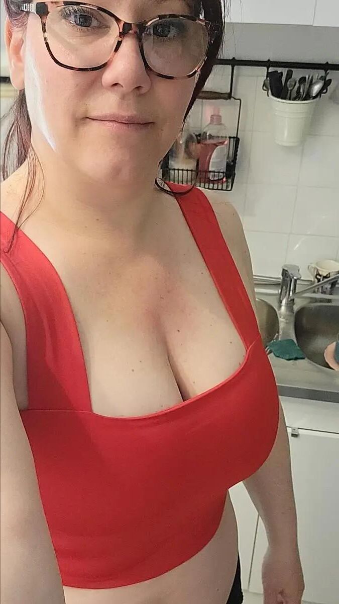 sexy vollbusige reife Schlampe
