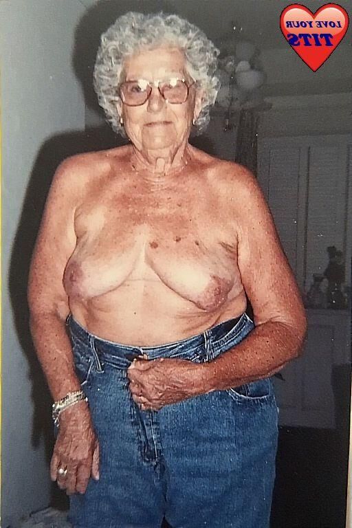Blaue Jeans und Oma -Busen .....