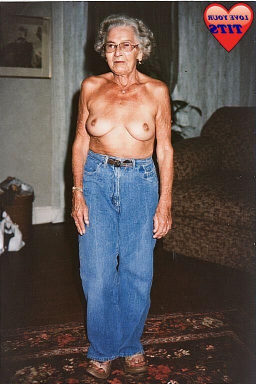 Blaue Jeans und Oma -Busen .....