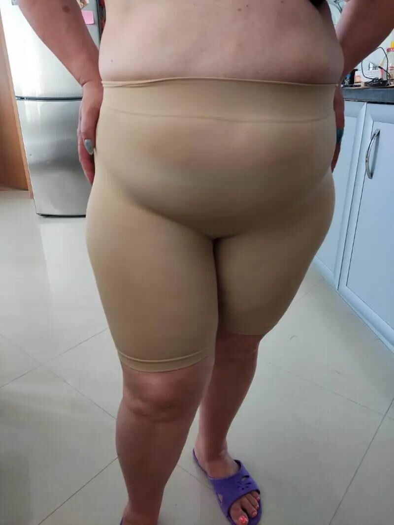 sexy vollbusige MILF -Schlampe
