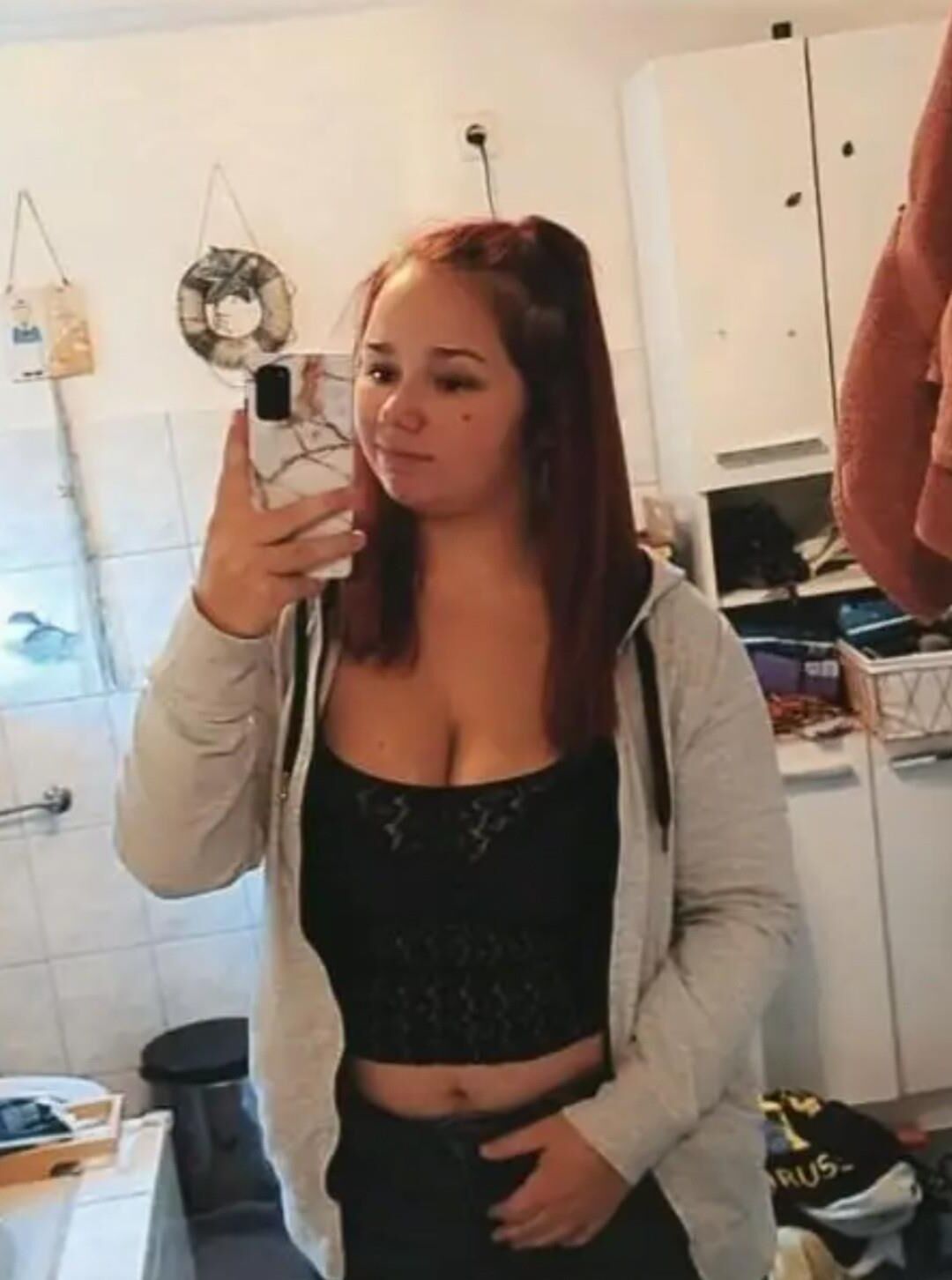 Choose who would you like to see naked? comment 