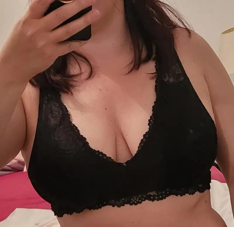 sexy vollbusige reife Schlampe
