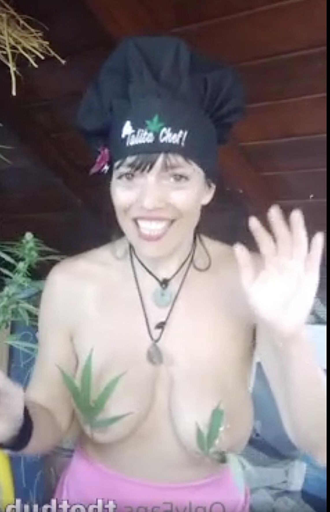 Talita Chef schüttelt ihre Funbags
