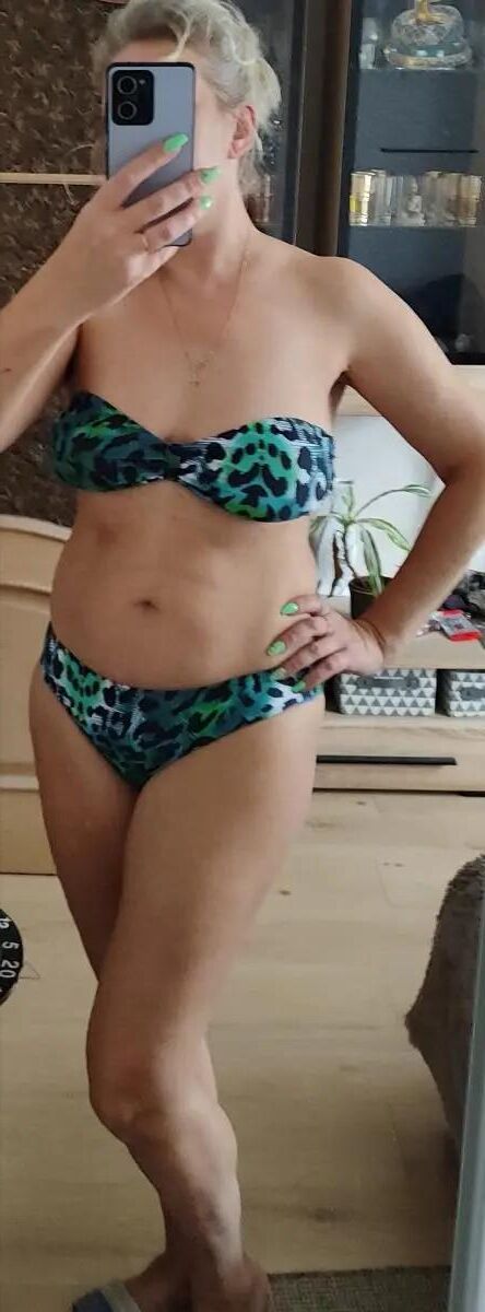 sexy vollbusige reife Schlampe