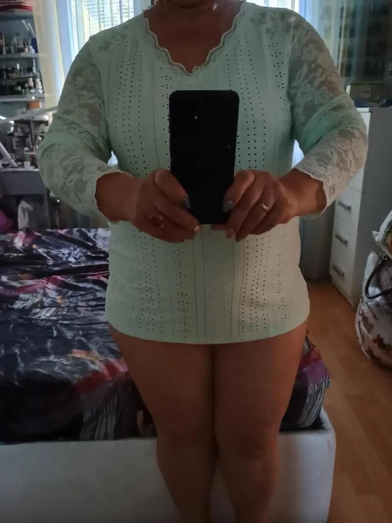 sexy vollbusige MILF -Schlampe