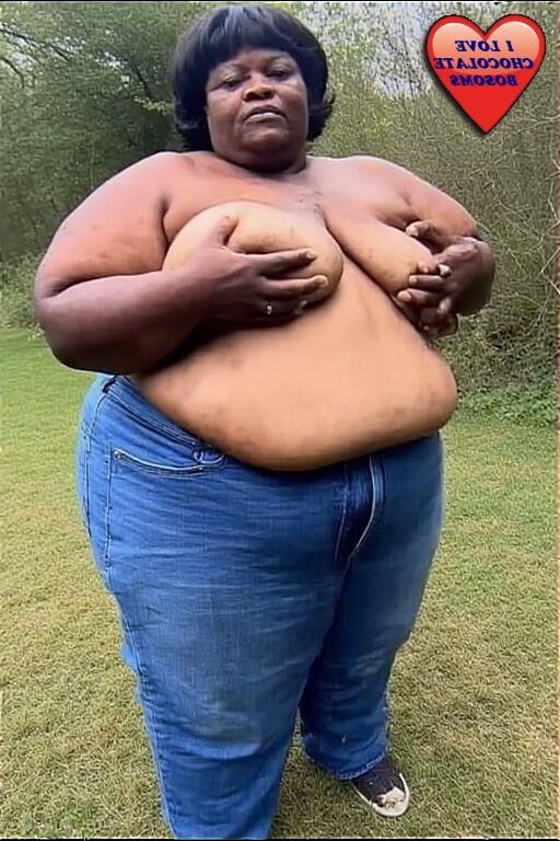 Grandes dames avec des seins de chocolat
