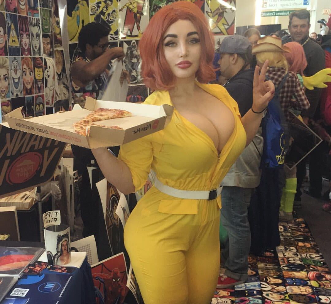 Sofia Sivan Cosplay Curves